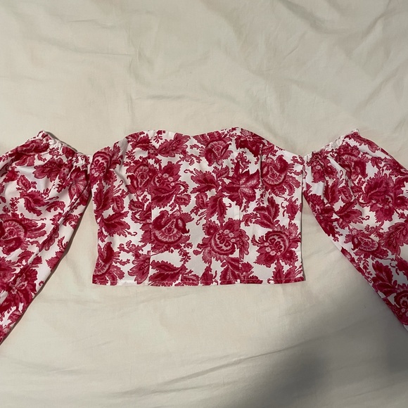 Crop top - Picture 2 of 3